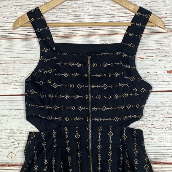 NWT Urban Outfitters Ecote Cut Out A-Line Mini Dress in Black Print Sz 4 - Picture 12 of 16